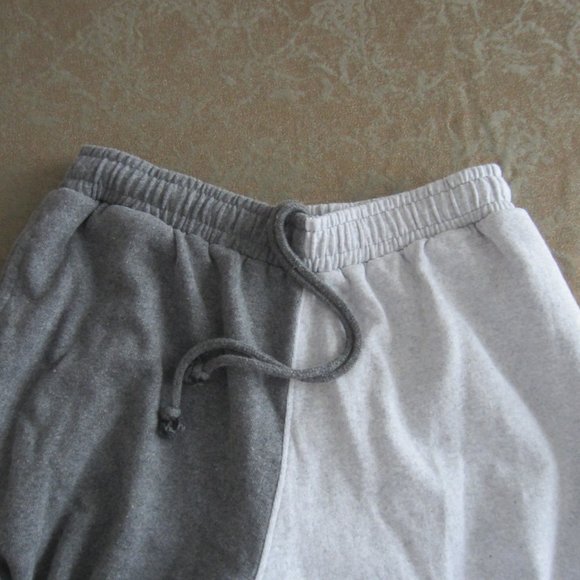 DESERT DREAMER Women's Sweatpants Size XS Half Dark Gray and Half Light Gray - Picture 5 of 7